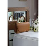 Moom Bag Kadın Karamel Oval Kapak Detaylı Askılı Omuz Çantası