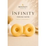 Moonzy Minimalist & Cozy Infinity Piercing Yastığı – Kulak Delikli Uyku Yastığı, Piercing Koruyucu Yan Yatış Yastığı, Çift Kulak Boşluklu - Sarı