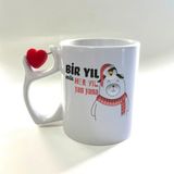 Mor Mürekkep Bir Yıl Değil Her Yıl Yan Yana Penguen Baskılı Dönen Kalp Figürlü Yılbaşı Kupası - Açık Gri - Beyaz - 200 ml