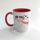 Mor Mürekkep Bir Yıl Değil Her Yıl Yan Yana Penguen Baskılı Kırmızı Mega Yılbaşı Kupası - Açık Gri - Beyaz - 200 ml