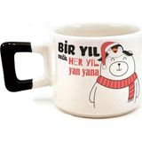 Mor Mürekkep Bir Yıl Değil Her Yıl Yan Yana Penguen Baskılı Siyah Kulplu Kare Yılbaşı Kupası - Açık Gri - Beyaz - 200 ml