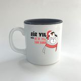 Mor Mürekkep Bir Yıl Değil Her Yıl Yan Yana Penguen Baskılı Siyah Multi Yılbaşı Kupası - Açık Gri - Beyaz - 200 ml