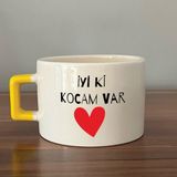 Mor Mürekkep Iyi Ki Kocam Var Baskılı Sarı Kulplu C Sevgililer Günü Fincanı - Açık Gri - Beyaz - 200 ml