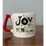 Mor Mürekkep Joyumuz Yerinde Olsun Baskılı Kırmızı Kulplu D Yılbaşı Kupası - Açık Gri - Beyaz - 200 ml