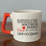 Mor Mürekkep Oynatmama Az Kaldı Doktorum Nerede Baskılı Turuncu Kulplu D Kupa - Açık Gri - Beyaz - 200 ml