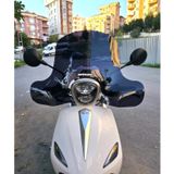 Motocam RKS Neon 125 Ön Cam 2023-2026 Model 45 cm Siyah Renkli 4 mm Elcikli Aparatsız Motosiklet Rüzgarlık