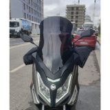 Motocam Yuki T9 Strom 125 Ön Cam 2021-2026 Model 62 cm Siyah Renkli 4 mm Motosiklet Rüzgarlık