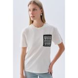 Mudo Kadın Ekru Nakışlı Cep Detaylı Bisiklet Yaka T-Shirt