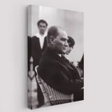 Mustafa Kemal Atatürk Sandalyede Otururken Dekoratif Kanvas Tablo, Duvar Dekoru 6315