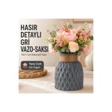 Mutkin Hasır Detaylı Gri Dekoratif Vazo-Saksı 14x11 cm – Yapay ve Kuru Çiçek İçin Şık Plastik Vazo