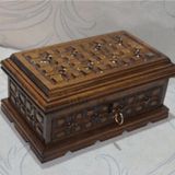 Myk Hediye Ve Sanat Atölyesi Ceviz Kilitli Sandık Kadife Döşemeli Işlemeli Konsept Hediye