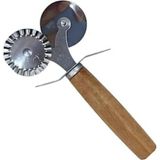 Nacario Çift Taraflı Paslanmaz Çelik Hamur ve Pizza Kesici, Tırtıklı ve Düz Bıçaklı, Ergonomik Ahşap Saplı, Ravioli, Mantı, Kurabiye ve Pizza Kesme Aleti