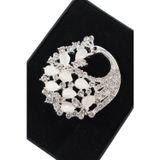 Naifliğin en Görkemli hali tavus kuşu broş gümüş renkli zirkon taşlı kadın yaka iğnesi