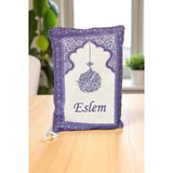 Nakış İşlemeli İsimli Kadife İpek Dokulu Mihrap Desenli Keseli İnci Tesbihli Seccade Mor