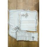 Nerina 25 Parça Lüks Amerikan Servis Runner Sunum Nakışlı Örtü Set Dertsiz 12 Kişilik Çeyizlik Keten - 44 x 33 cm - Vizon