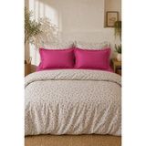 Nesco Beyaz Çiçek Desenli Pamuk 220X240 Battal Boy Nevresim Takımı + Lastikli Fuşya Çarşaf + 4 Yastık - Pembe - 220 x 240 cm