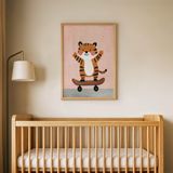 Neşeli Kaykaycı Kaplan Çocuk Odası Duvar Posteri Çerçeveli Tablo Duvar Dekorasyonu - 30 x 40 - Ahşap Çerçeveli