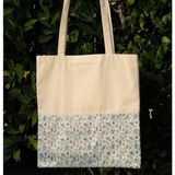 New Bazaar Kanvas Bez Çanta - Dokuma Kumaş Desenli - Iç Cepli ve Cırtlı - 36 x 40 cm - Laleli Çini Desenli - Renkli