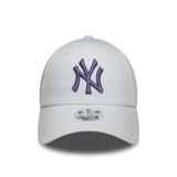 New Era 9Forty MLB Ess WMNS Yankees Kadın Şapkası - Kadınlar İçin Eğimli Taçlı Beyzbol Şapkası, Tüm Mevsim Bahar Yaz Sonbahar Kış, Metal Tokalı, beyaz, One Size