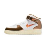 NIKE Air Force 1 '07 Mid QS Erkek Spor Ayakkabı Spor Ayakkabı, Beyaz Ale Kahverengi Plaj Toplam Turuncu, 42.5 EU