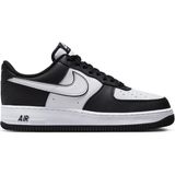 Nike Air Force 1 '07 Sneaker Erkek Ayakkabı 42 - Siyah Beyaz Konforlu Tasarım ve Taban Tipi - 001-Beyaz