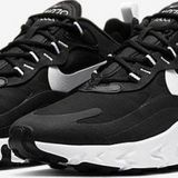 Nike Air Max 270 React Siyah Beyaz