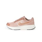 Nike Bayan Run Defy Road Koşu Ayakkabıları, Parçacık Pembe/Turuncu Tebeşir/Yumuşak İnci, 7