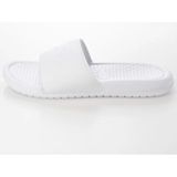 Nike Benassi Just Do It Beyaz Kadın Terlik Silikon/Plastik Malzeme ile Konforlu Tasarım