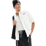 Nike Club Woven Loose Fit Short Sleeve Shirt In White Erkek Bol Kesim Dokuma Kısa Kollu Spor Gömlek Beyaz - XS