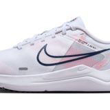 NIKE Downshifter 12 Premium Kadın Koşu Spor Ayakkabısı Spor Ayakkabı Moda Ayakkabı, Beyaz İnci Pembe Futbol Gri Gece Yarısı Lacivert, 42 EU