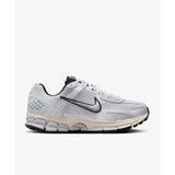 Nike FN6742-002 Zoom Vomero 5 Beyaz Kadın Sneaker