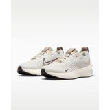 Nike Interact Run Women's Road Running Shoes (Dar Kalıptır 1 Beden Büyük Alınız) - Beyaz - Haki