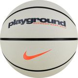 Nike N1004371-063 Everyday Playground 7 No Basketbol Topu Kauçuk Malzeme ile Dış Mekan Kullanım - 7 Numara - Turuncu
