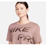 Nike Pro Dri-Fit Graphics Kadın Kahverengi Cropped T-Shirt Nefes Alabilir Kumaş ile Şık Tasarım