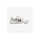 Nike Run Swift 2 Beyaz Kadın Yürüyüş Ayakkabısı Sportie (Dar Kalıp 1 Beden Büyük Almanızı Öneriyoruz)