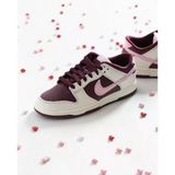 Nike Sb Dunk Low “ Valentines Day “