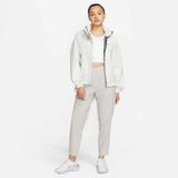 Nike Swift Storm Fıt Yağmura ve Rüzgara Dayanıklı Oversize ( Bol Kesim ) Jacket Kadın Mont - FB7492-110 - Beyaz