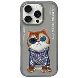 Nimmy iPhone 16 Pro Max Uyumlu 3D Gözlük Zincir Little Kedi Nakış İşlemeli Kabartmalı Cool Glasses Kılıf