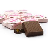 Nin Chocolate Bebek Arabası Figürlü Bütün Fıstıklı Pembe Bebek Çikolatası 1000G - 1 Adet