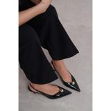 NİŞANTAŞI SHOES Alvera Siyah Rustik Aksesuar Detay Sivri Burun Kadın Topuklu Ayakkabı