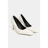 Nişantaşı Shoes Zivy Bej Rustik Desenli Küt Burun Kalıp 7-8 cm Topuk Boyu Kapalı Topuklu Kadın Ayakkabı