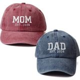 Nome Studio Nakışlı Şapka Mom Dad Anne Baba Şapka 2li Paket Yıkamalı Kumaşlı ve Yazı Nakışlı Şapka Pamuklu Siperlikli Ayarlı Şapka Günlük Tarz Eğlenceli Kep - Standart - Bordo - Mavi
