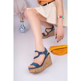 NOSEY SHOES JASMİN MODEL HAKİKİ DERİ KOT MAVİ SAÇ ÖRGÜ DETAYLI PLATFORM DOLGU TOPUKLU TOKALI SANDALET