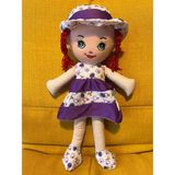 Nostalji Kutusu Mor Elbiseli Kırmızı Saçlı Kız Oyuncak Bez Bebek Uyku Arkadaşı 50 cm Hediyelik Doğum Günü Hediyesi