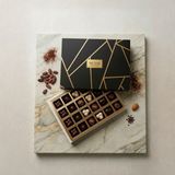 Nutat 300G Spesiyal Hediye Çikolatası - Dubai Çikolatalı & Karışık Dolgulu Gurme Seçki - Gold Siyah