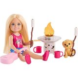 Odea Barbie Chelsea Aile ve Dostlar Doğa Maceraları Oyun Seti, Küçük Sarışın Bebek, Oyuncak Köpekçik ve 5'ten Fazla Kamp Aksesuarı, JJV61