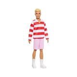 Odea Barbie Fashionistas Ken Bebek Kırmızı Beyaz Polo Tişörtü, Pembe Şortu, Uzun Beyaz Çorapları ve Spor Ayakkabılarıyla Sarışın, HYV01