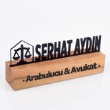 Ofistike Avukatlara Özel Masif Kayın Ahşap Masaüstü Isimlik Standı Siyah Akrilik Masa Isimliği