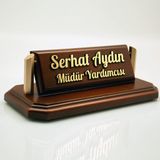 Ofistike Kabartma Ahşap Masa İsimliği – Virona Masa İsimlik
