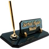 Ofistike Kabartma Kalemli Kristal Masa İsimliği 24x12 cm Dikdörtgen Altın Renk Tükenmez Kalem ile